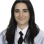 Profesora graduada en Estudios Franceses, con experiencia en academias dando clases a niños y adultos.